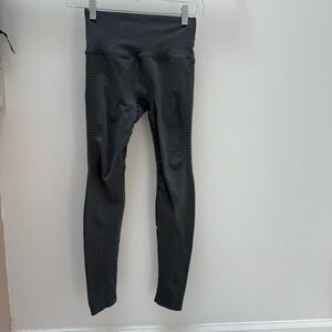 Alphalete Amplify Leggings Small | Seamless Contour | Grey